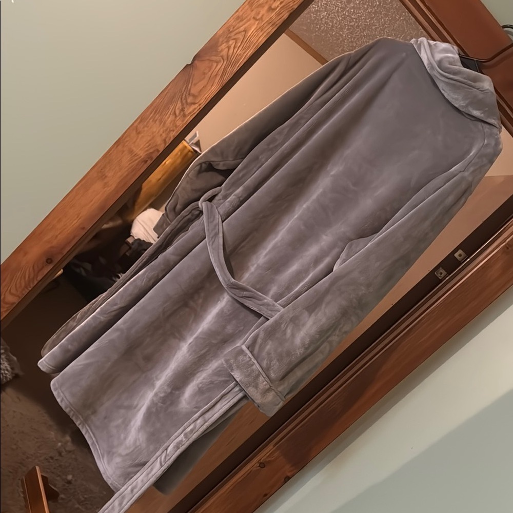 Wamsutta Gray Bath & Body Collection Luxurious Comfort - Picture 6 of 6